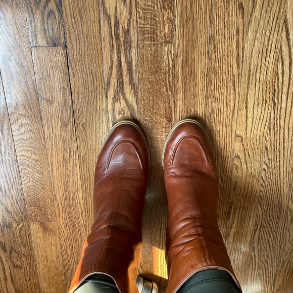 Aerosoles City Council boot. In excellent used condition size 10 - Picture 1 of 3